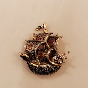 Vintage Adorable Small Damascene Spanish GALLEON Ship Brooch
